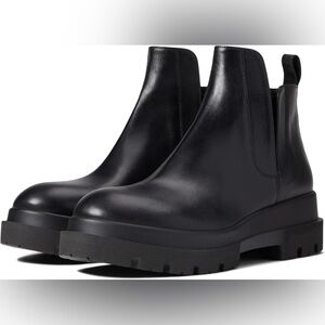 LA CANADIENNE Italian 
Kash Leather Bootie In Black 41